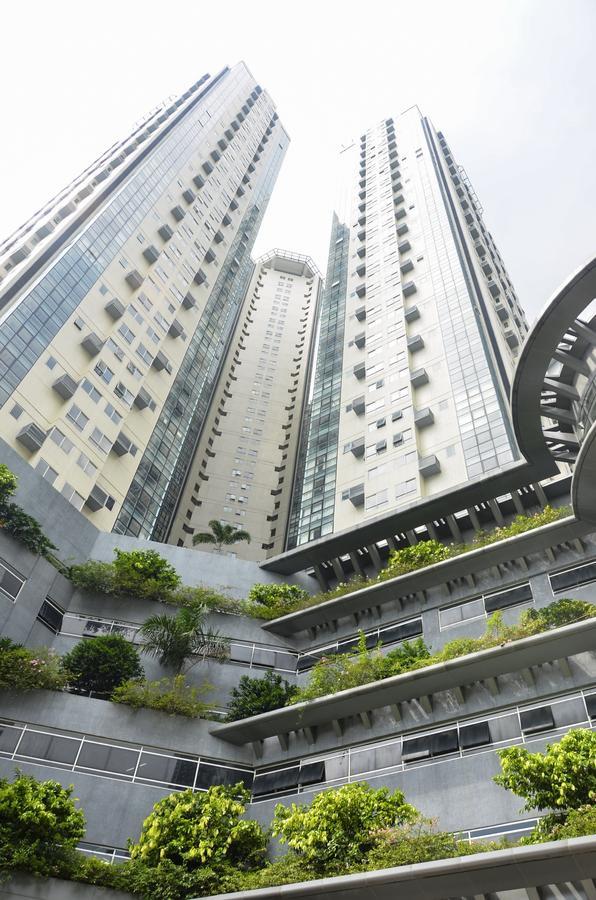 Victoria Soho Suites Manila Exterior foto